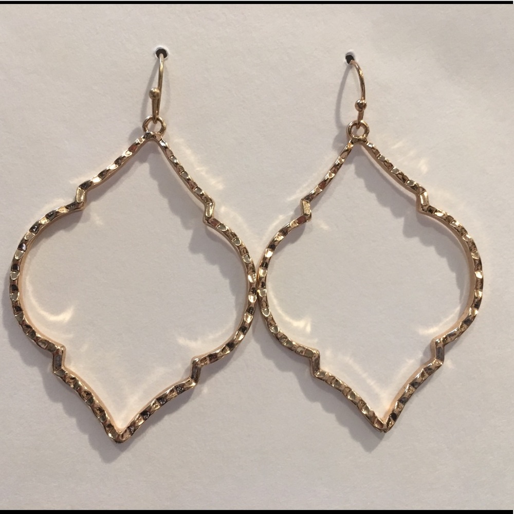 Gold Color Outline Earring